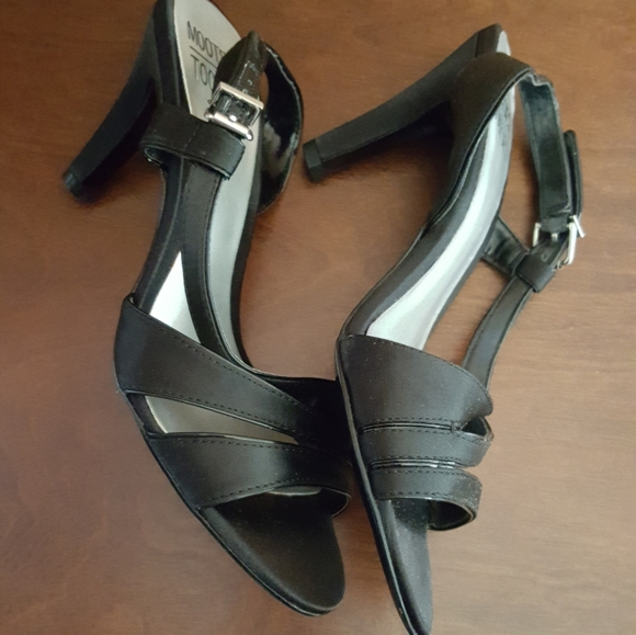 Mootsies Tootsies Size 6 Black Heels - Picture 10 of 13